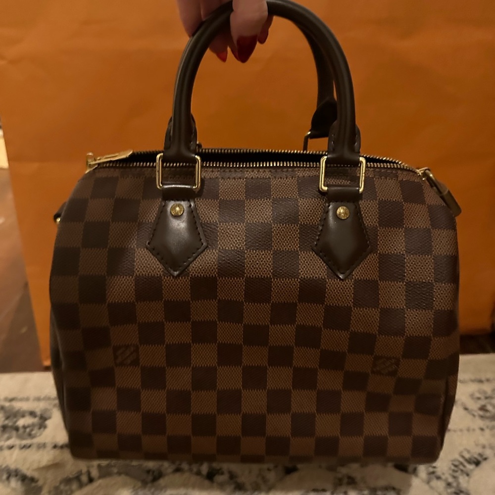 Louis Vuitton Speedy 25 with strap